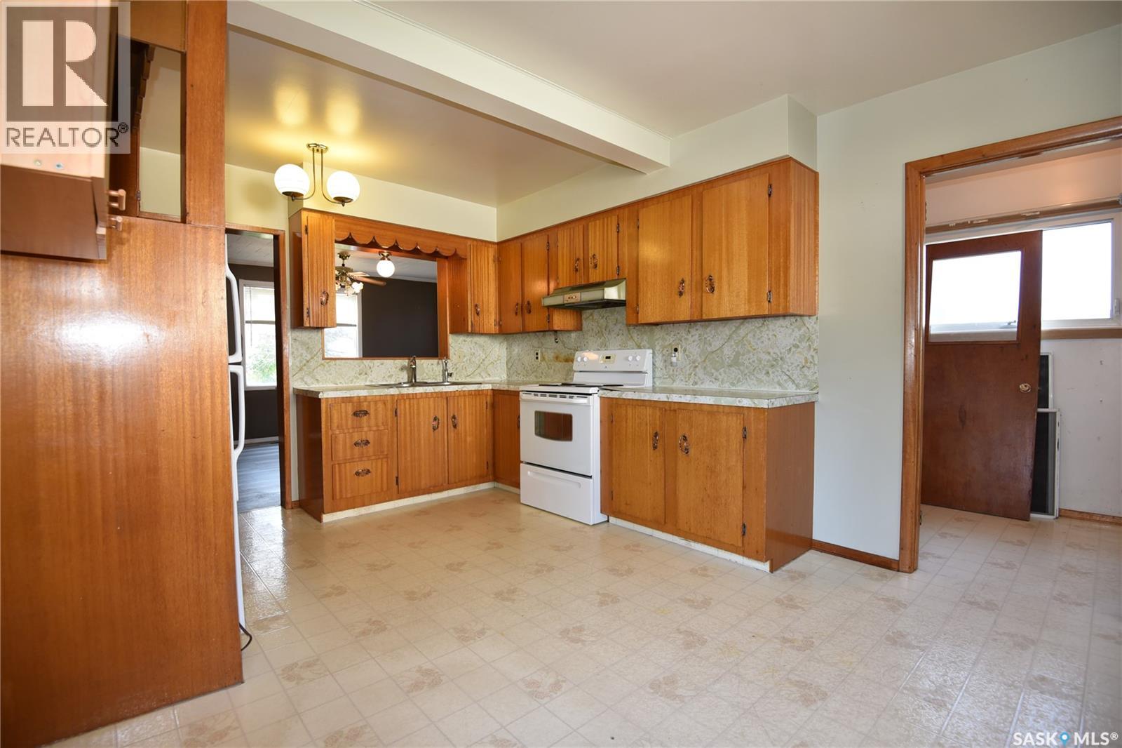 220 5th STREET W - 7