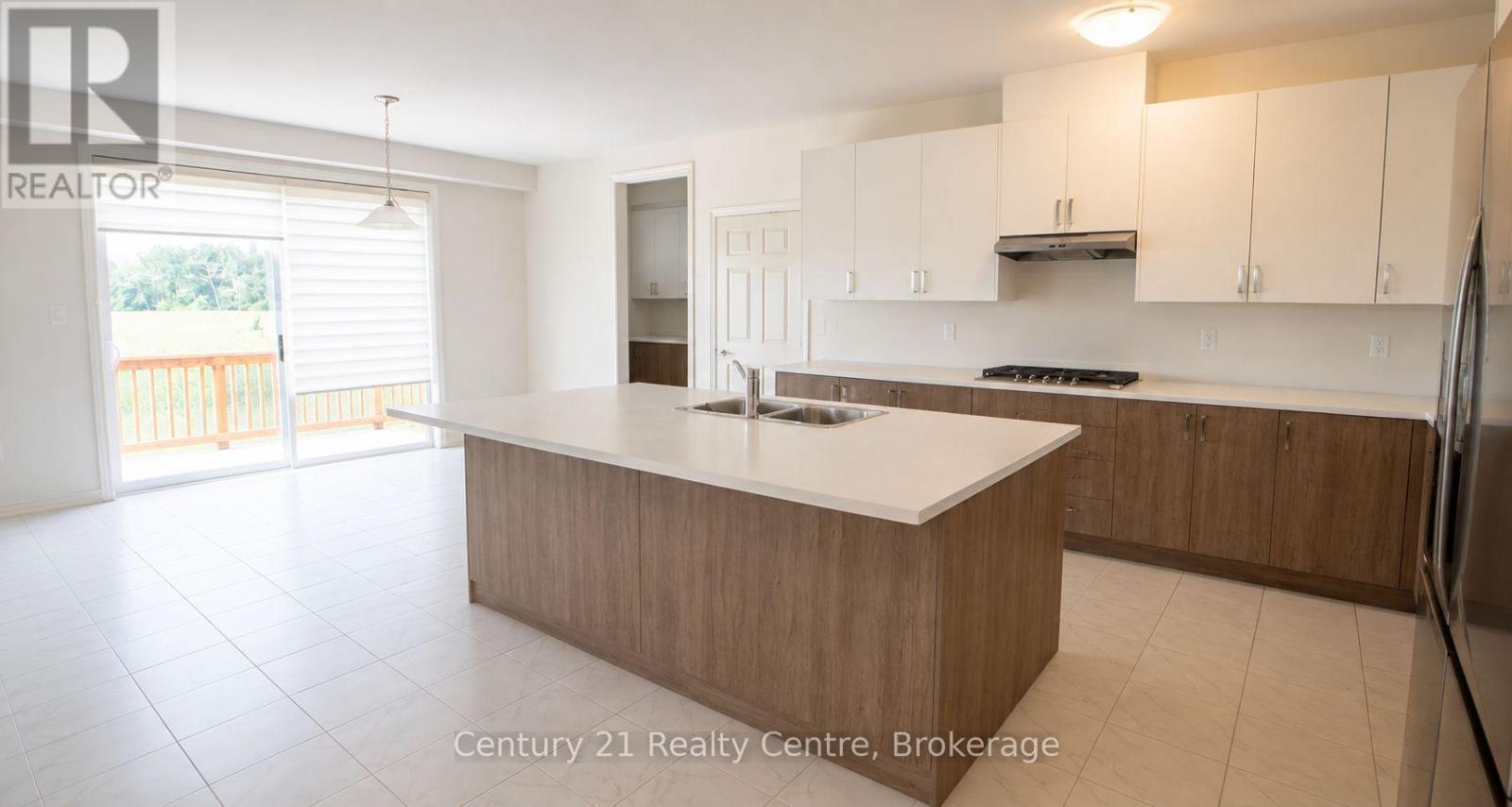 256 REA DRIVE - Image 5
