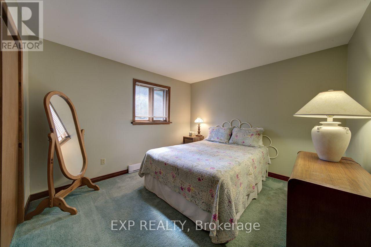 49 KING STREET W - Image 29