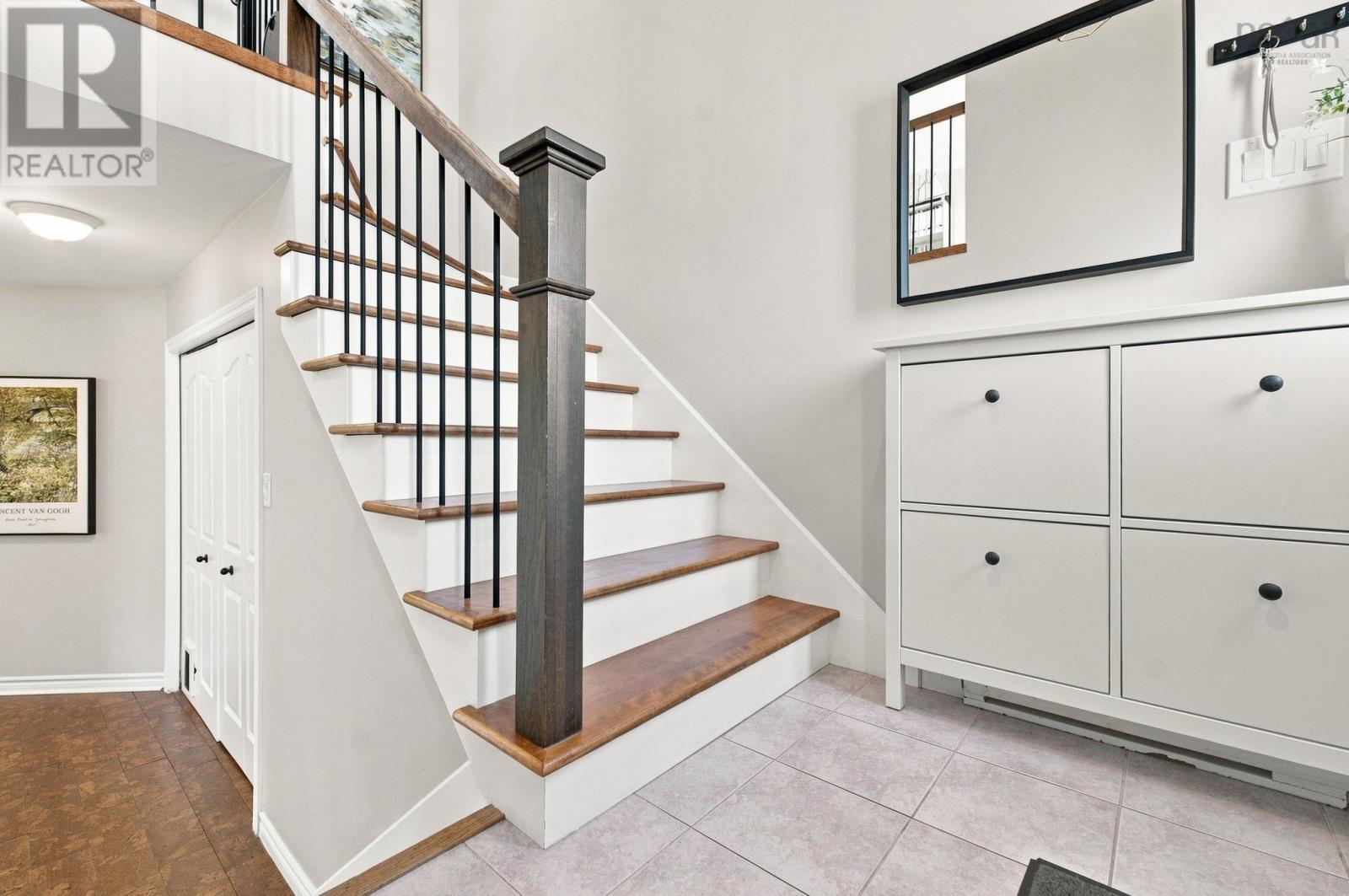 Property 2 of 43 of 87 Royal Masts Way