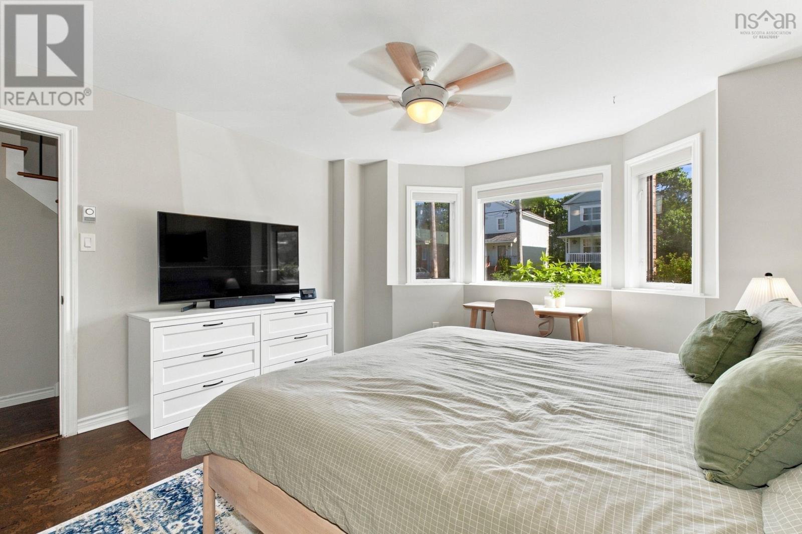 Property 28 of 43 of 87 Royal Masts Way