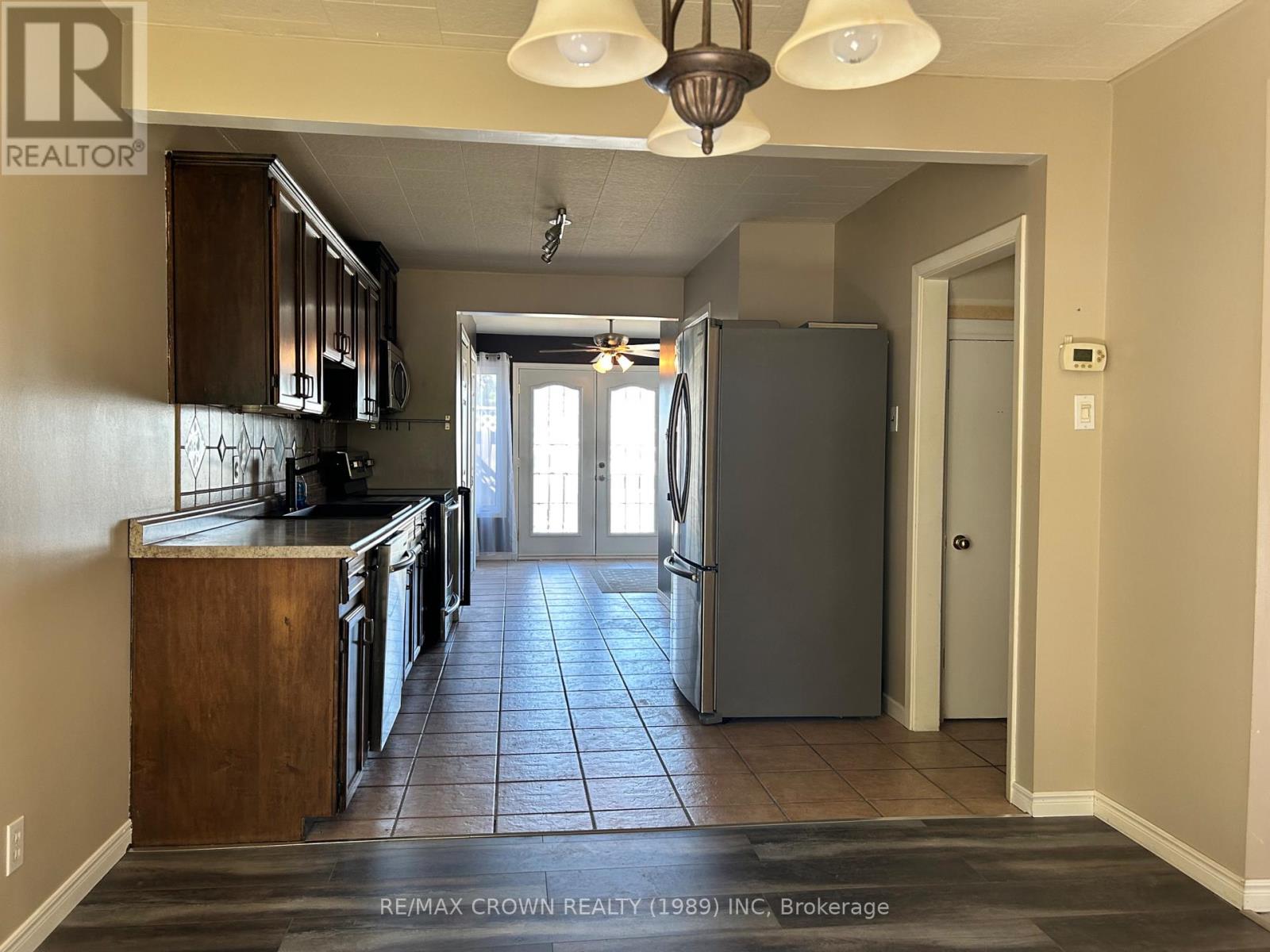 85 DOMINION AVENUE - Image 13