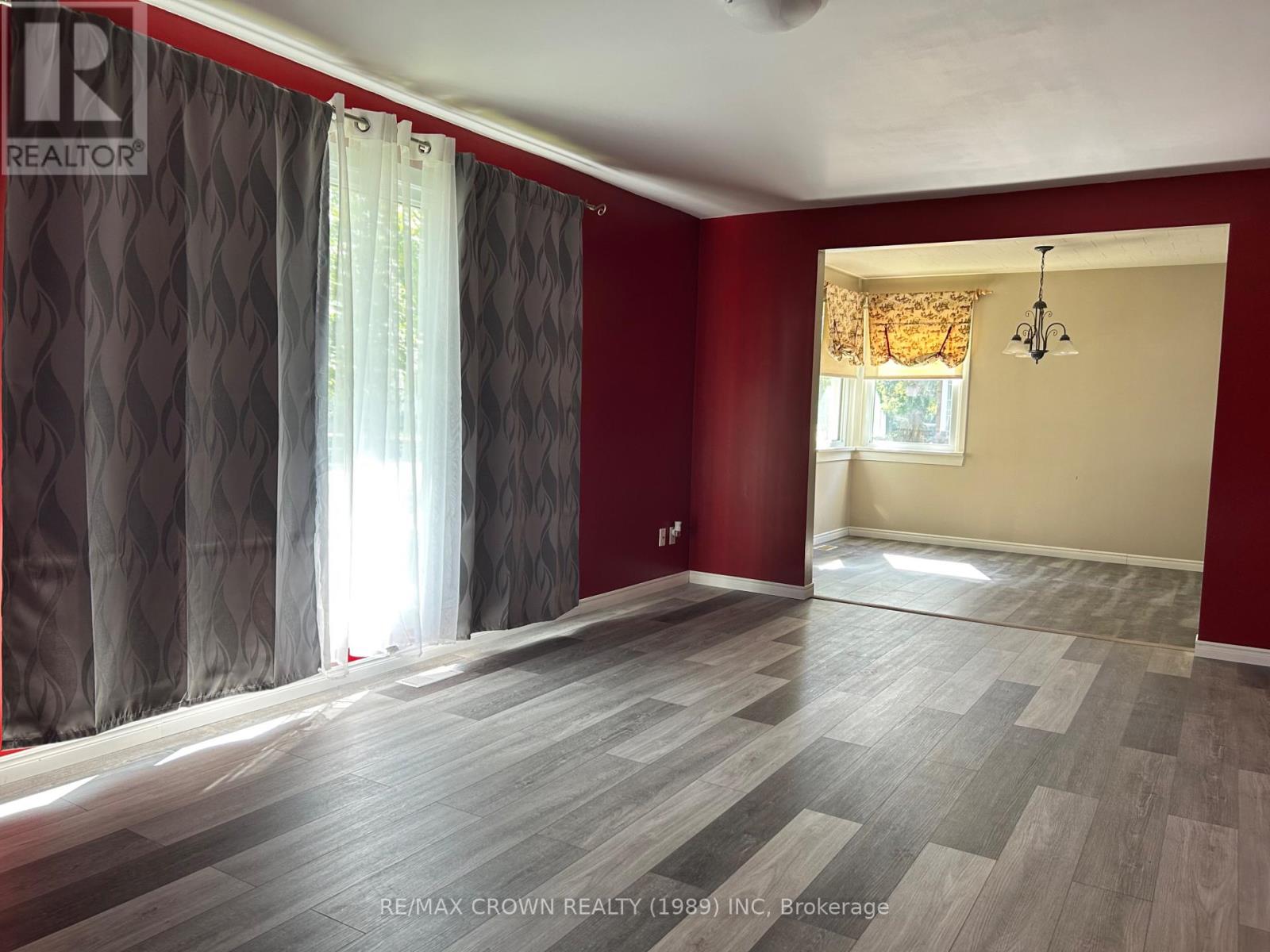 85 DOMINION AVENUE - 17