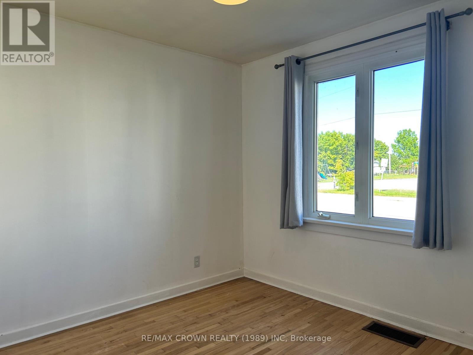 85 DOMINION AVENUE - 22