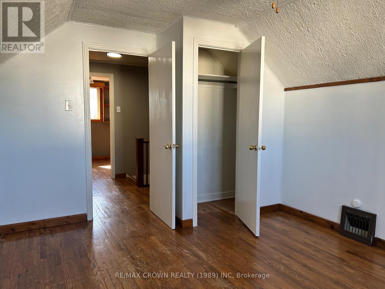 85 DOMINION AVENUE - Image 31