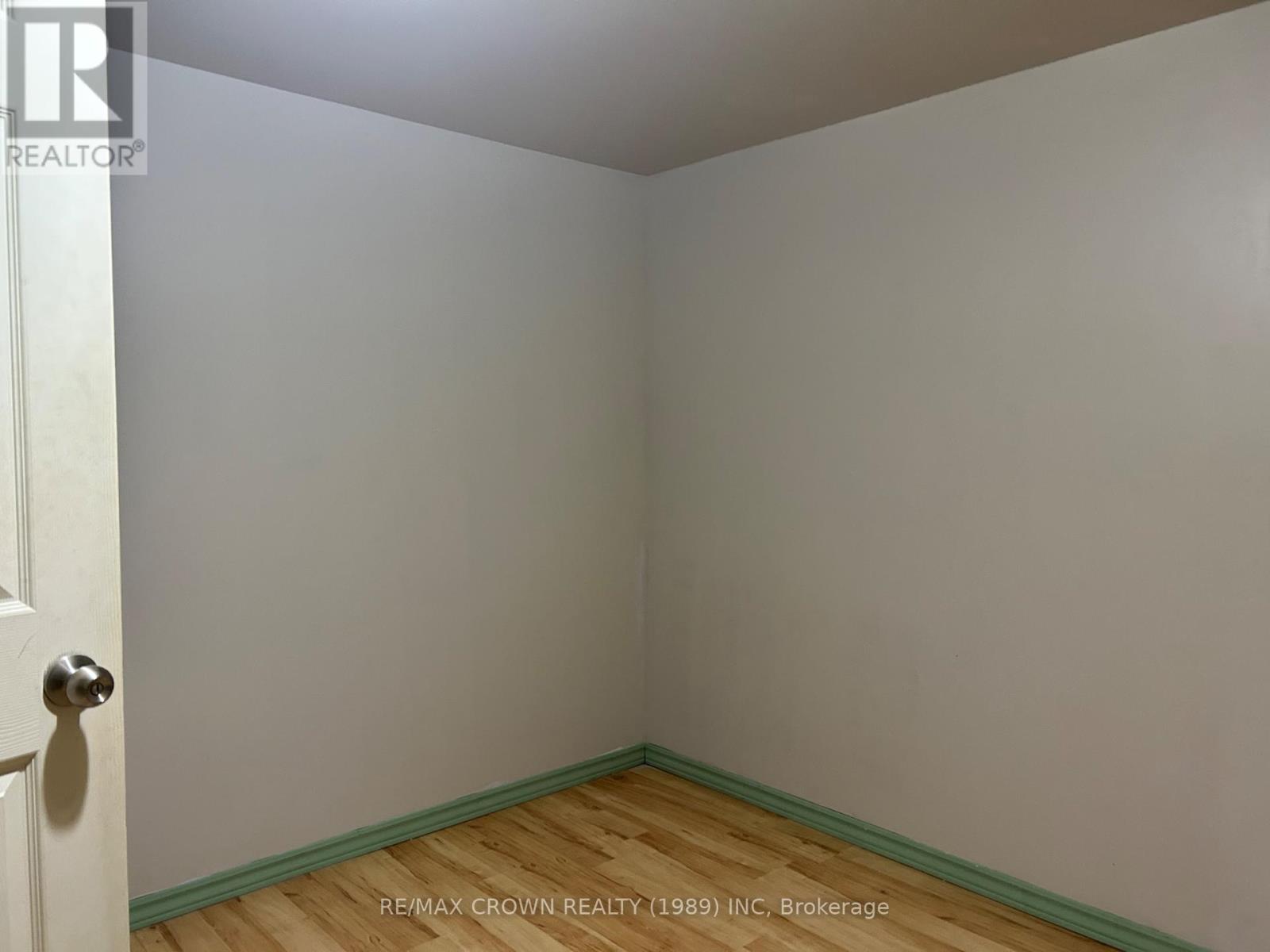 85 DOMINION AVENUE - Image 35
