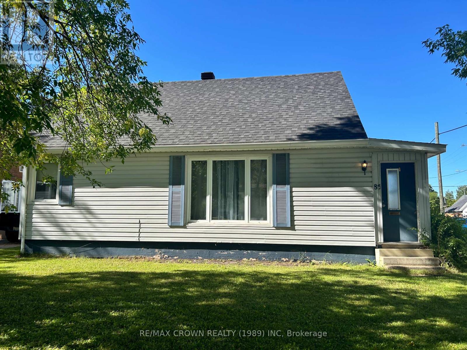 85 DOMINION AVENUE - 4
