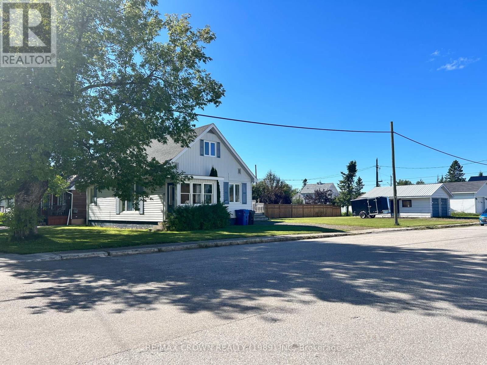 85 DOMINION AVENUE - 42