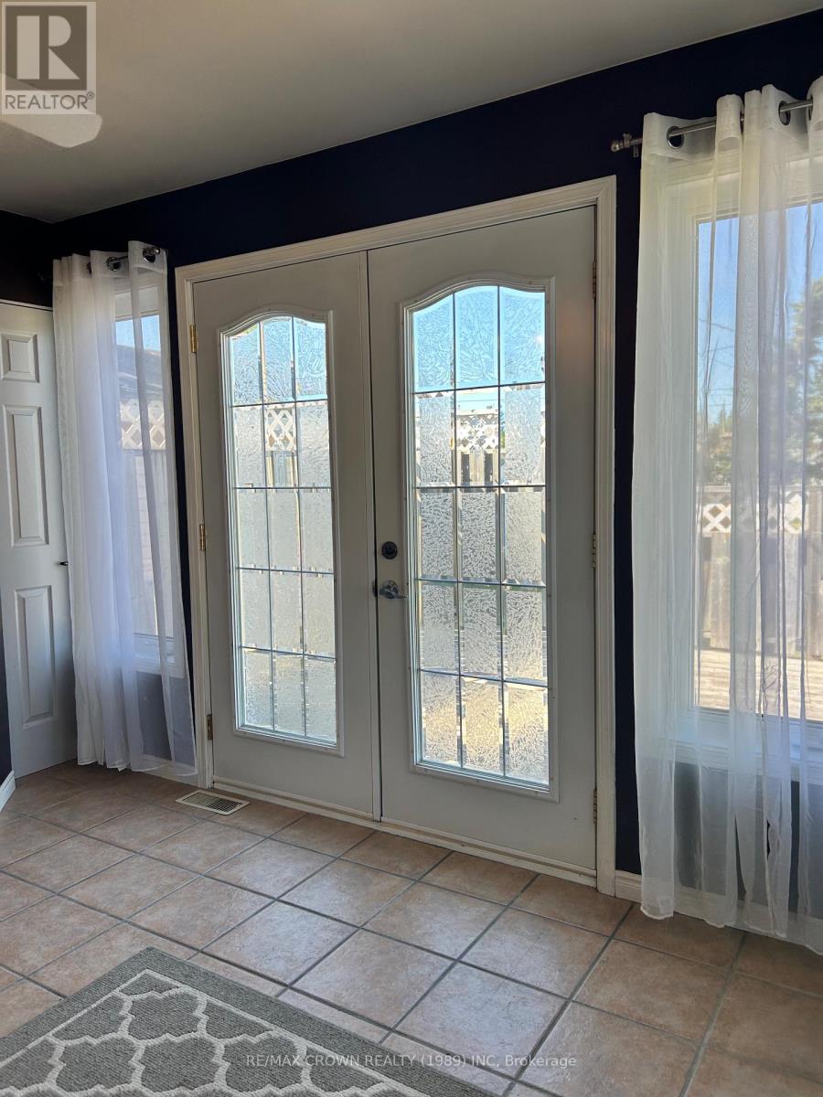 85 DOMINION AVENUE - 8