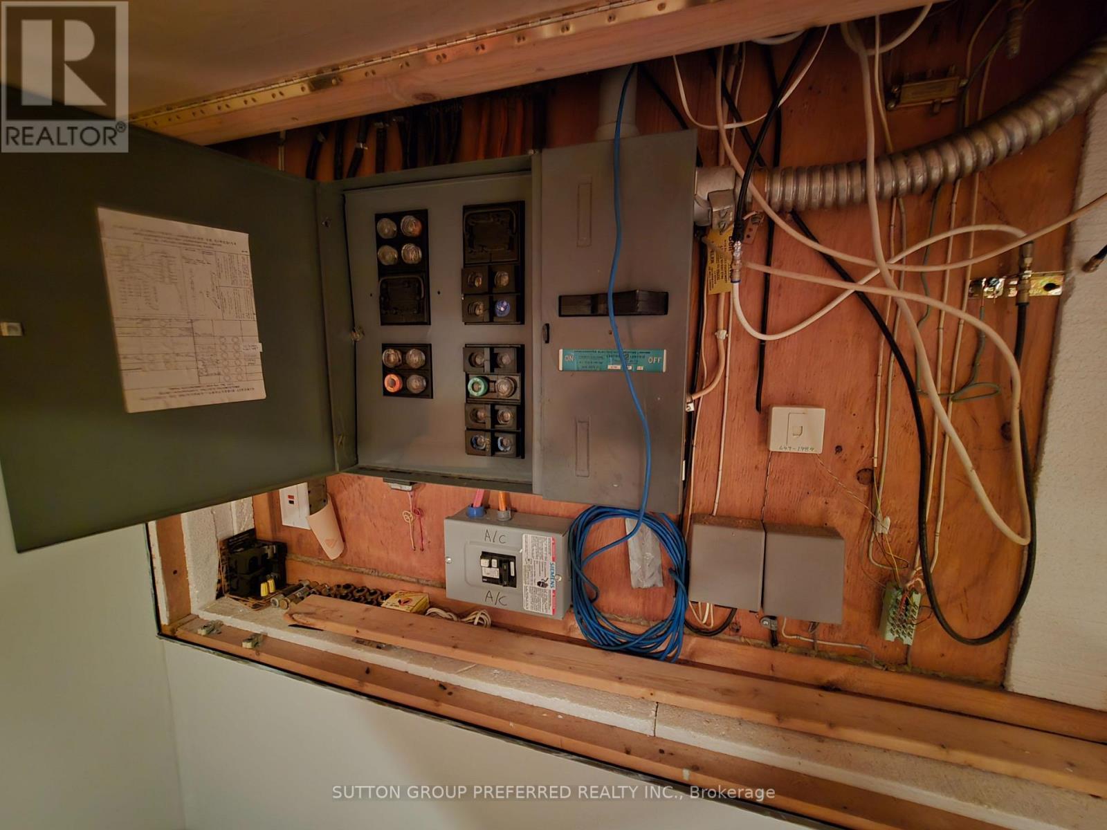 383 FERNDALE AVENUE - Image 21