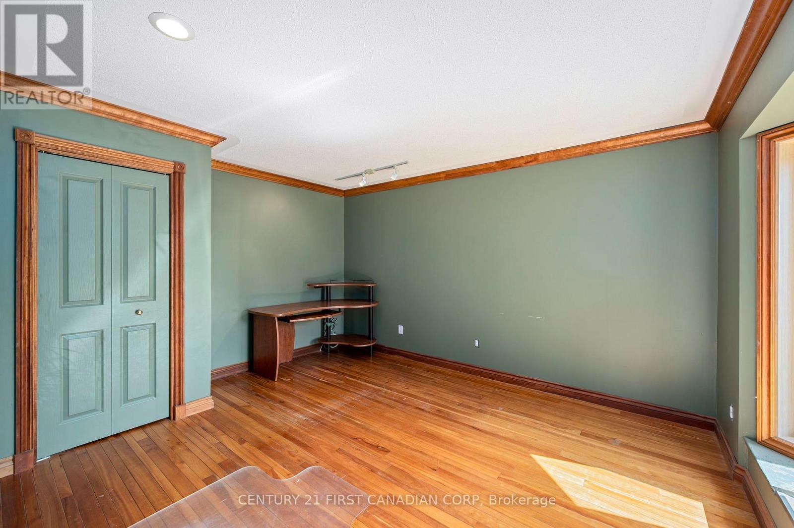 183 Wellington Street, Middlesex Centre (Delaware Town), Ontario, N0L1E0, Middlesex Centre (Delaware Town), Ontario — photo 5 of 5