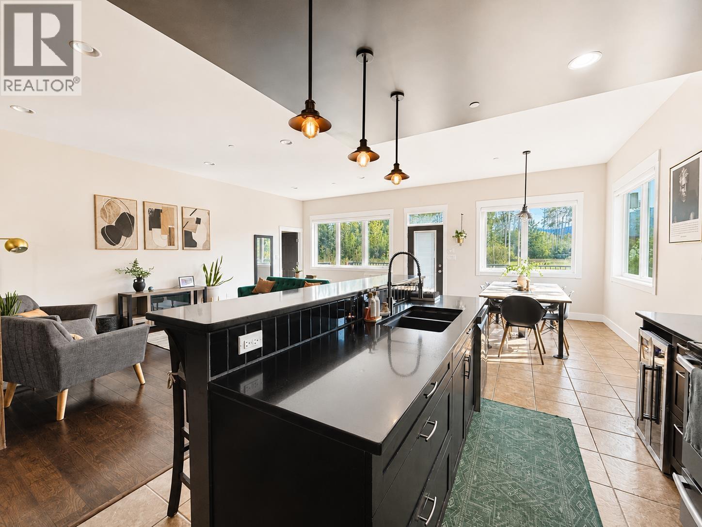 22 STARLITER Way, Smithers