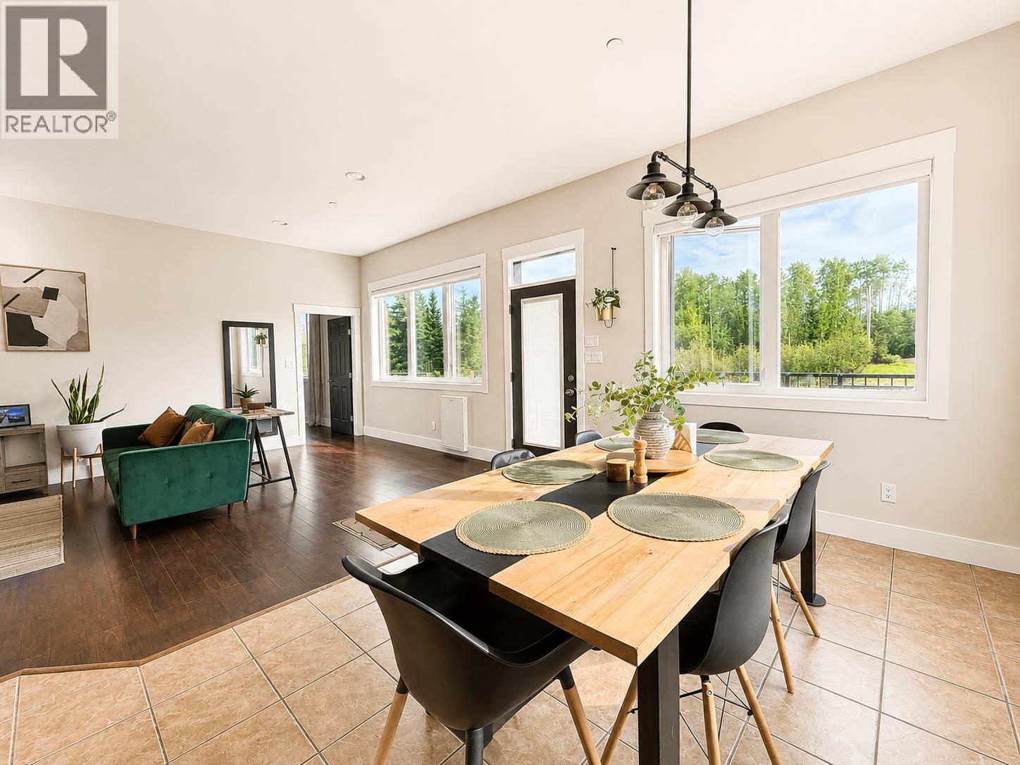 22 STARLITER Way, Smithers