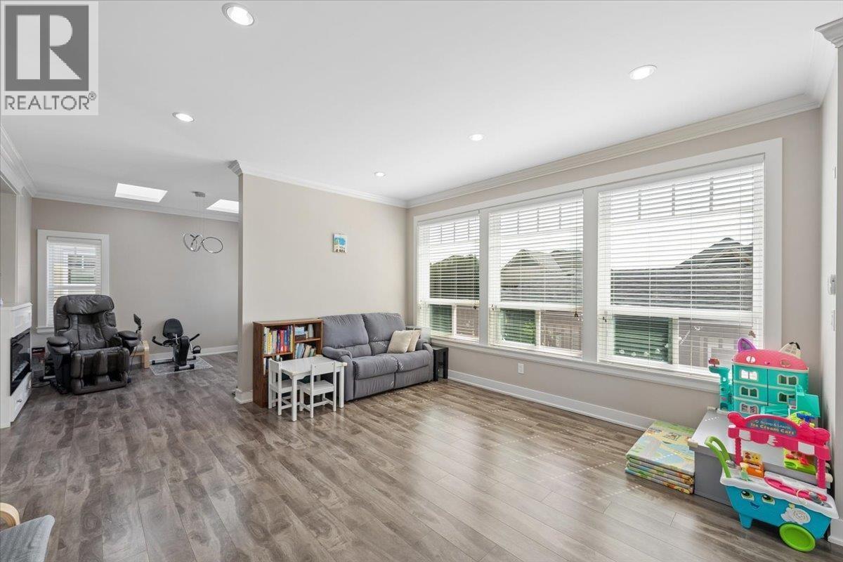 101 910 DELESTRE AVENUE — photo 5