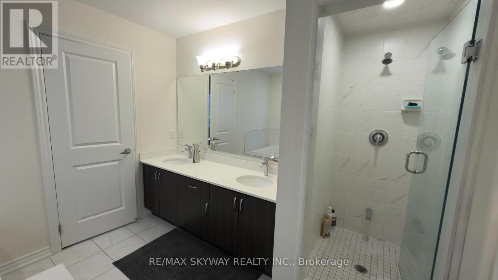 2170 LOZENBY STREET - 21