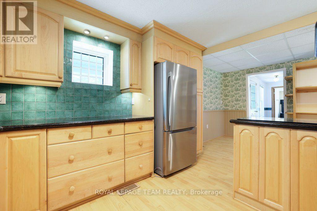 254 BLAKENEY ROAD - Image 18