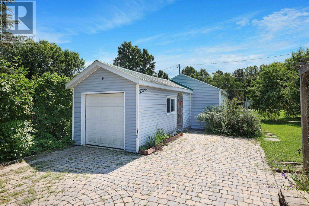 254 BLAKENEY ROAD - Image 27