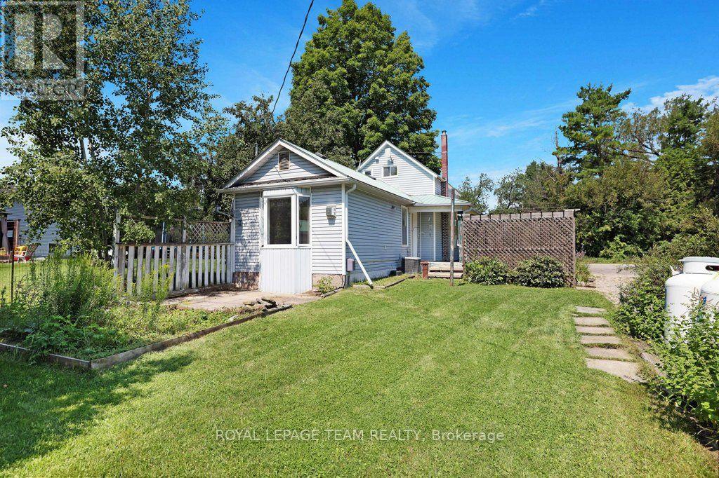 254 BLAKENEY ROAD - Image 28