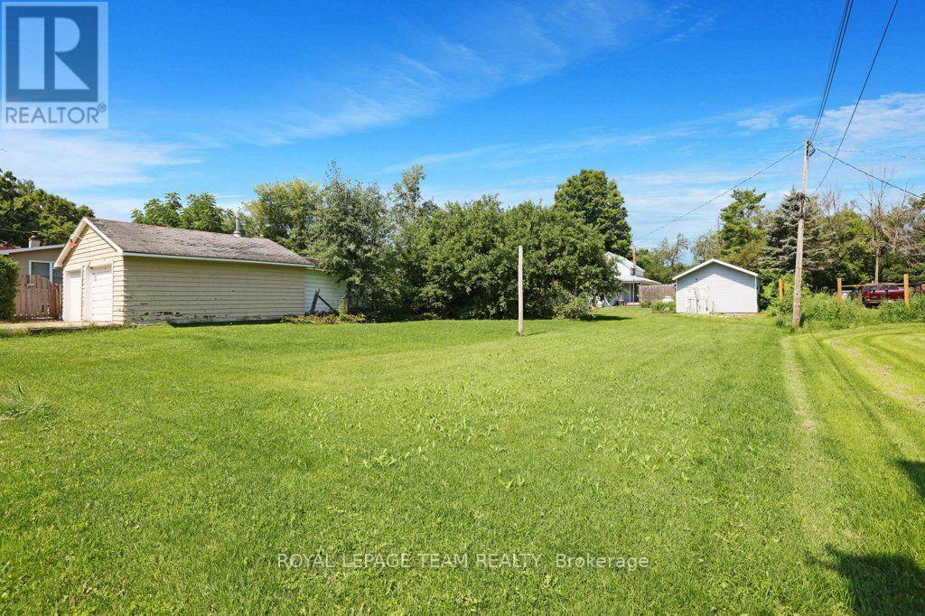 254 BLAKENEY ROAD - Image 30