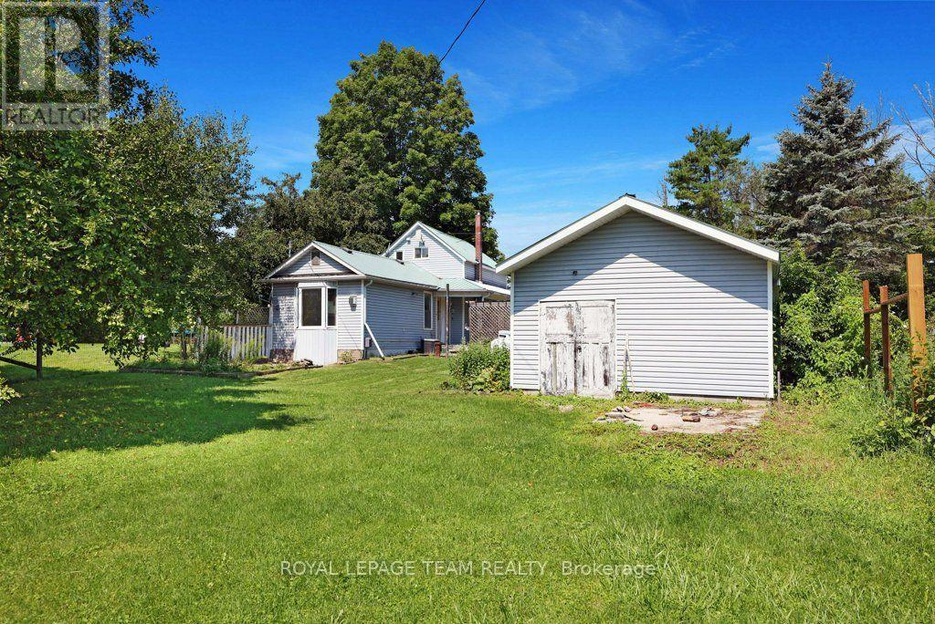 254 BLAKENEY ROAD - Image 31