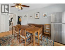 Living room - 335 Damon Dr, View Royal, BC V9B5G5 Photo 13