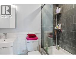 335 Damon Dr, View Royal, BC V9B5G5 Photo 18