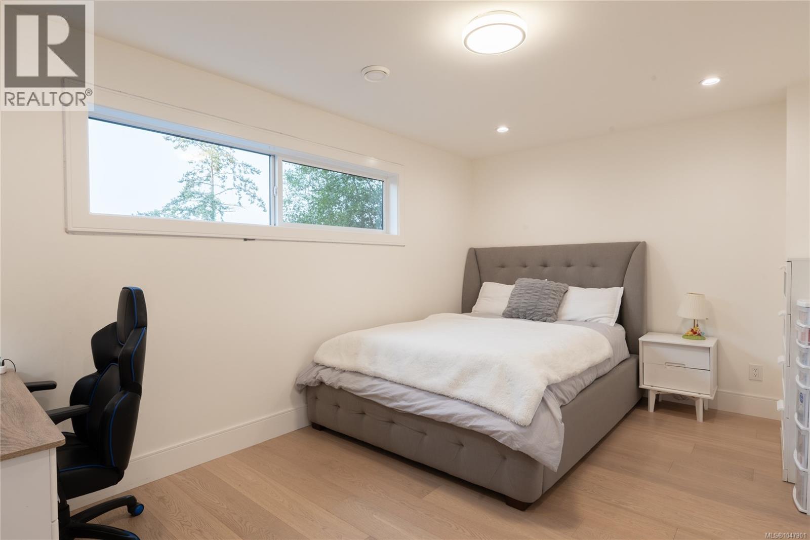 1470 Lands End Rd - Image 25