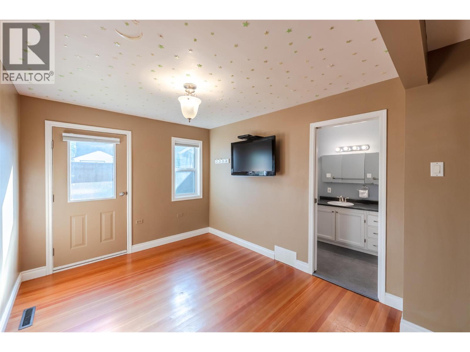 1110 Kilwinning Street, Penticton