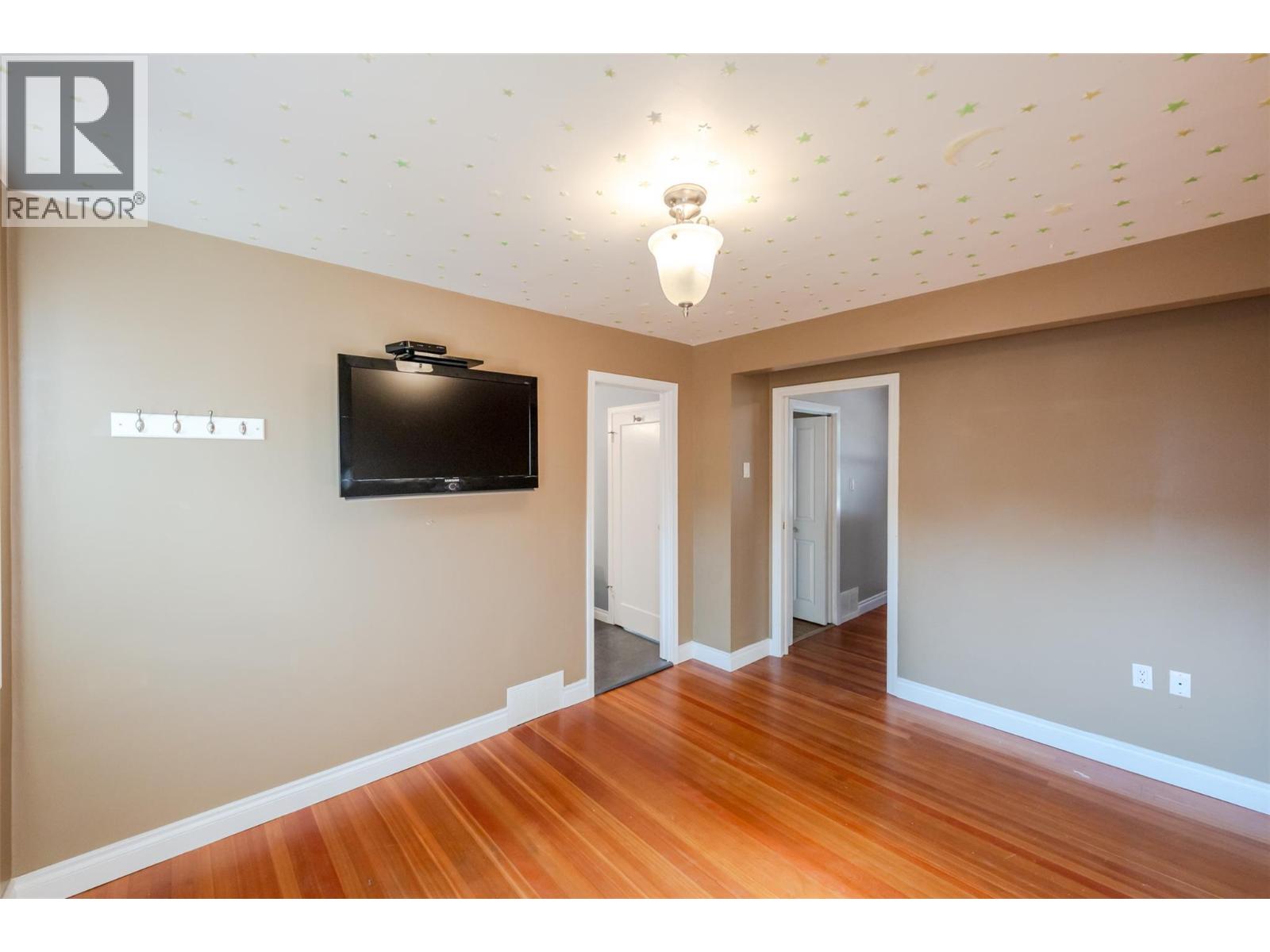 1110 Kilwinning Street, Penticton