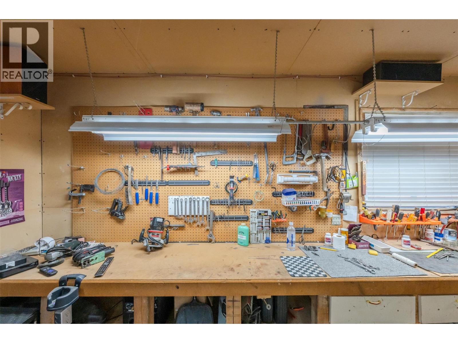 1110 Kilwinning Street - 43