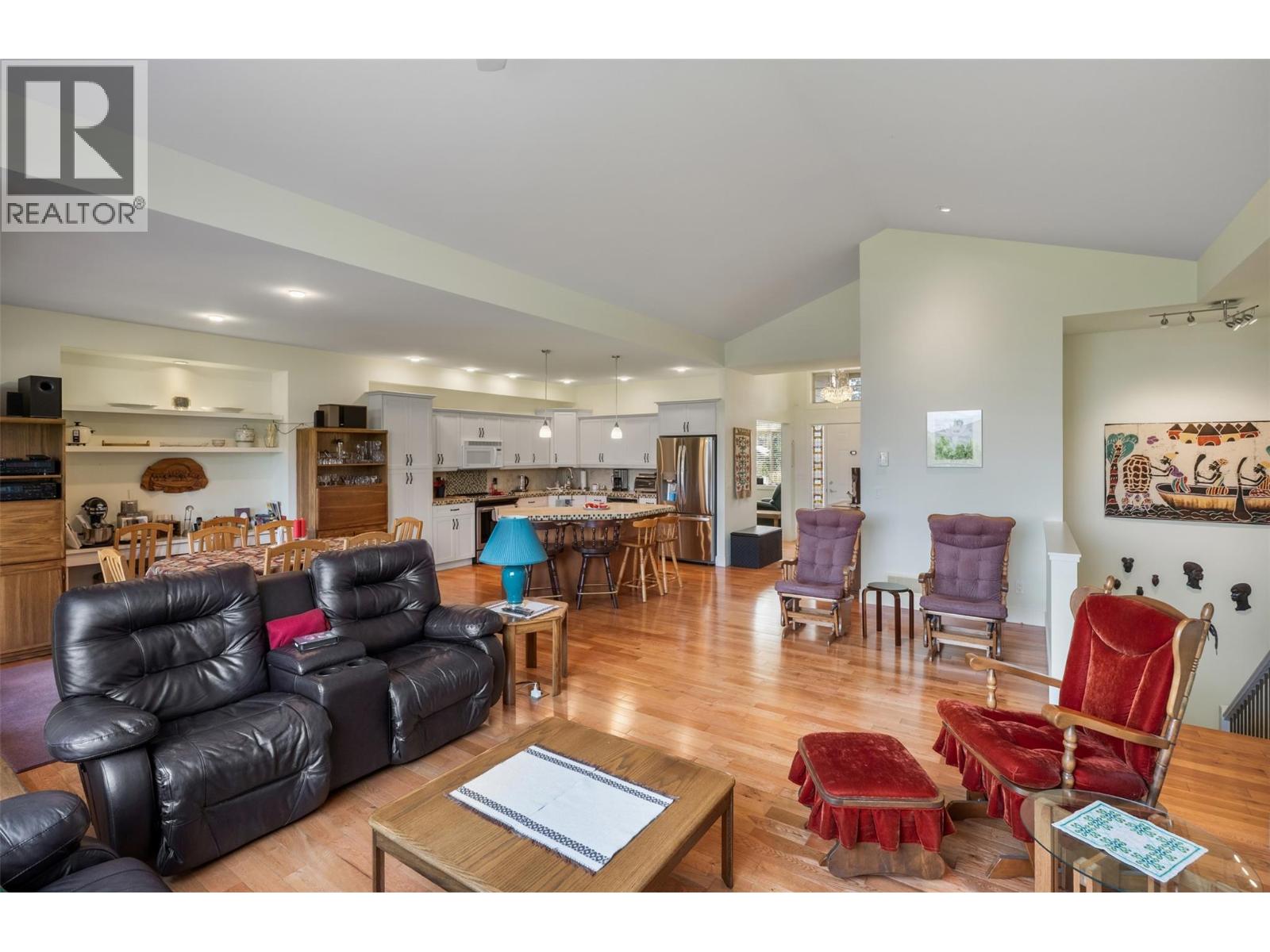8 6833 Meadows Drive, Oliver