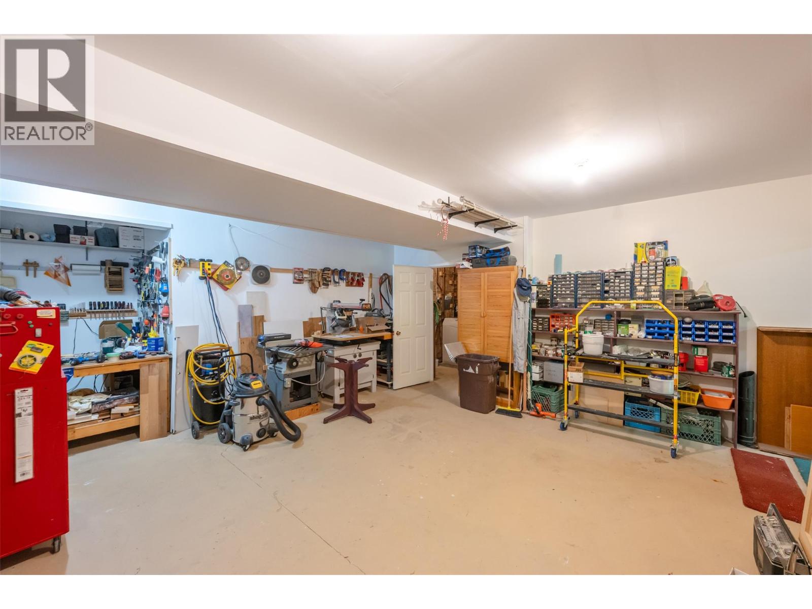 8 6833 Meadows Drive, Oliver