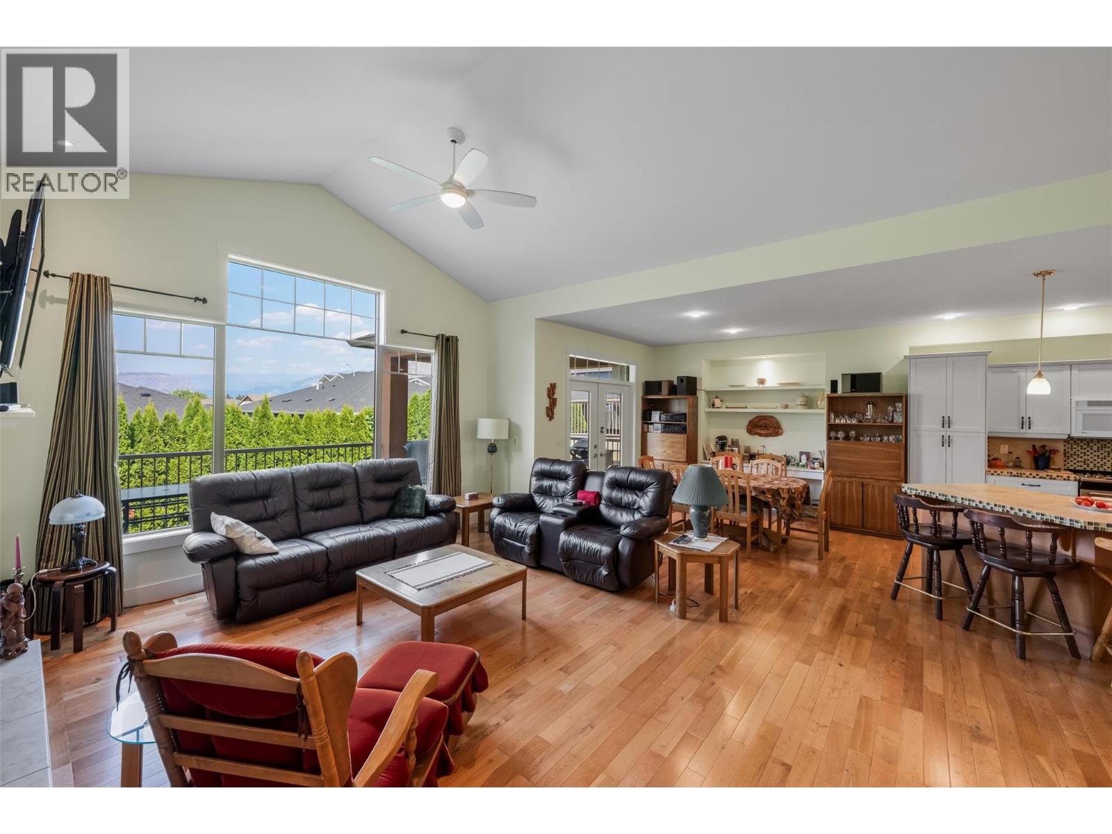 8 6833 Meadows Drive, Oliver