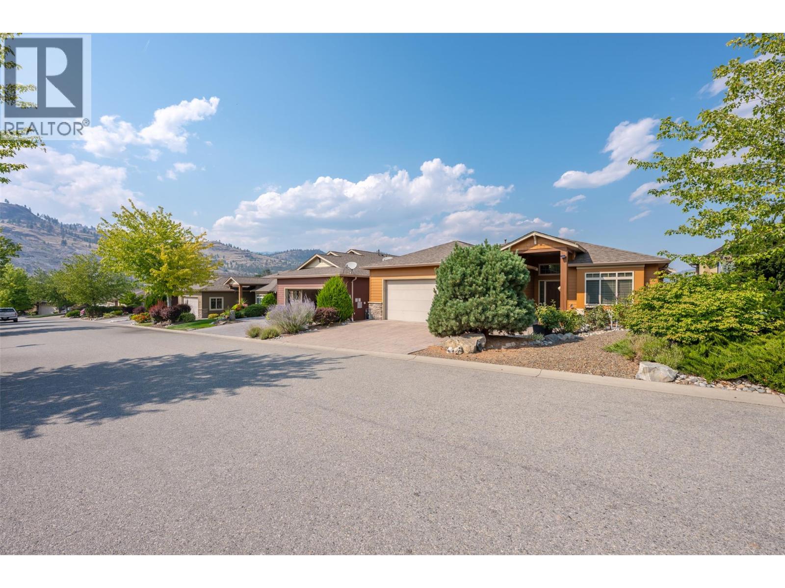 8 6833 Meadows Drive, Oliver