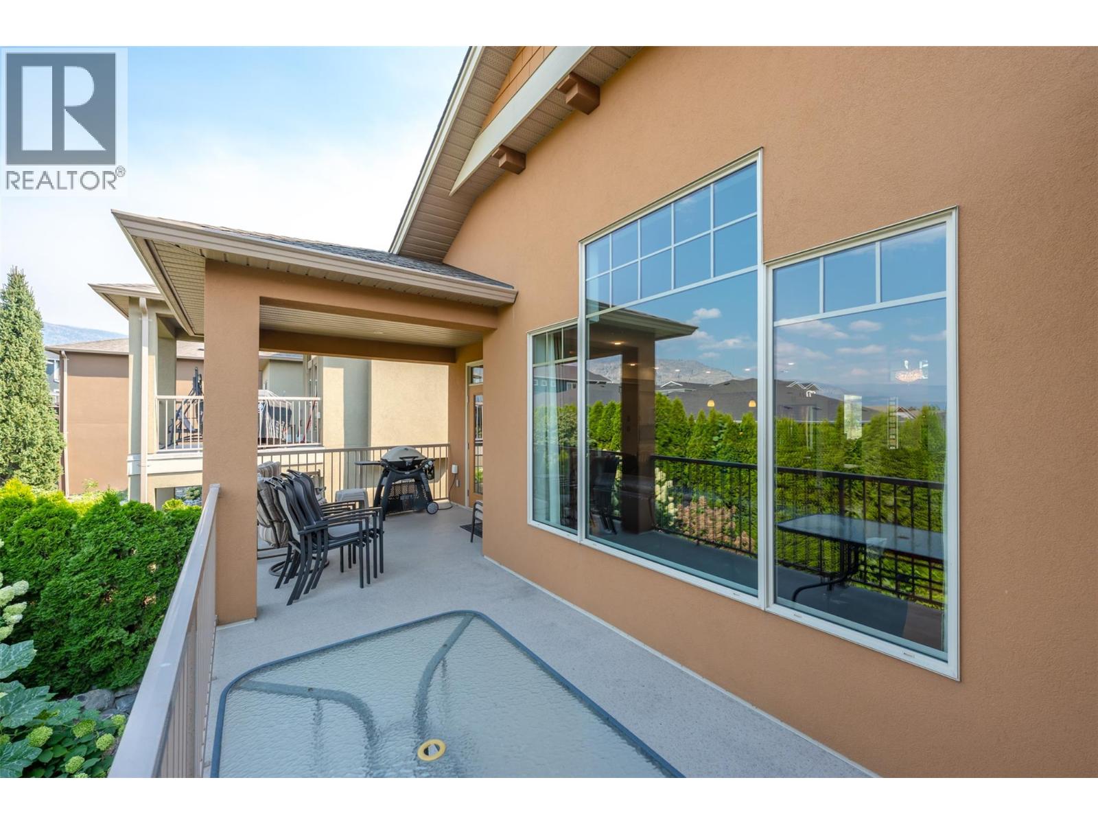 8 6833 Meadows Drive, Oliver