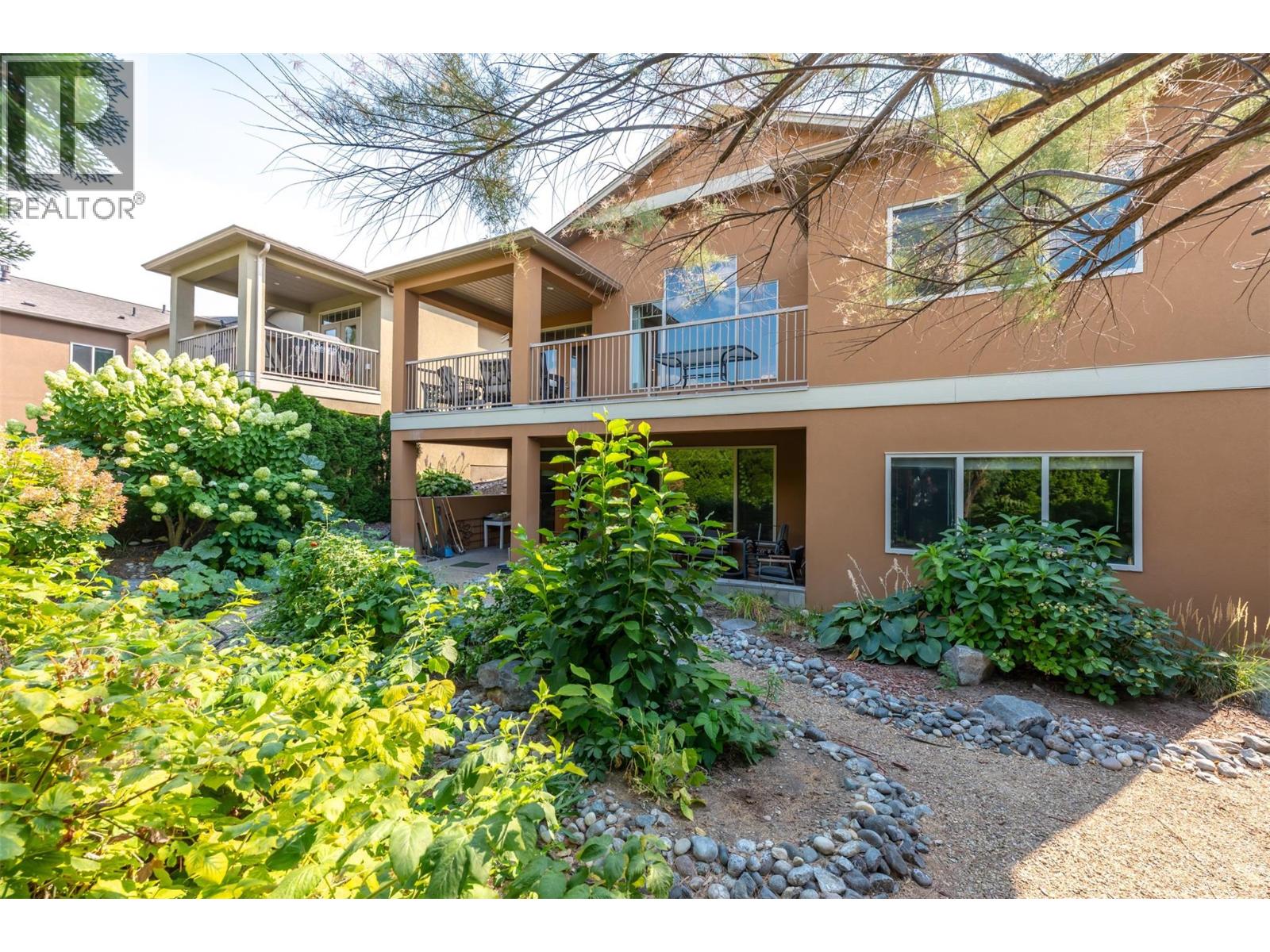 8 6833 Meadows Drive, Oliver