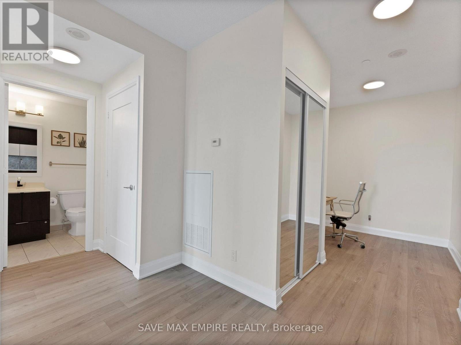 #1607 56 ANNIE CRAIG DRIVE - Image 11