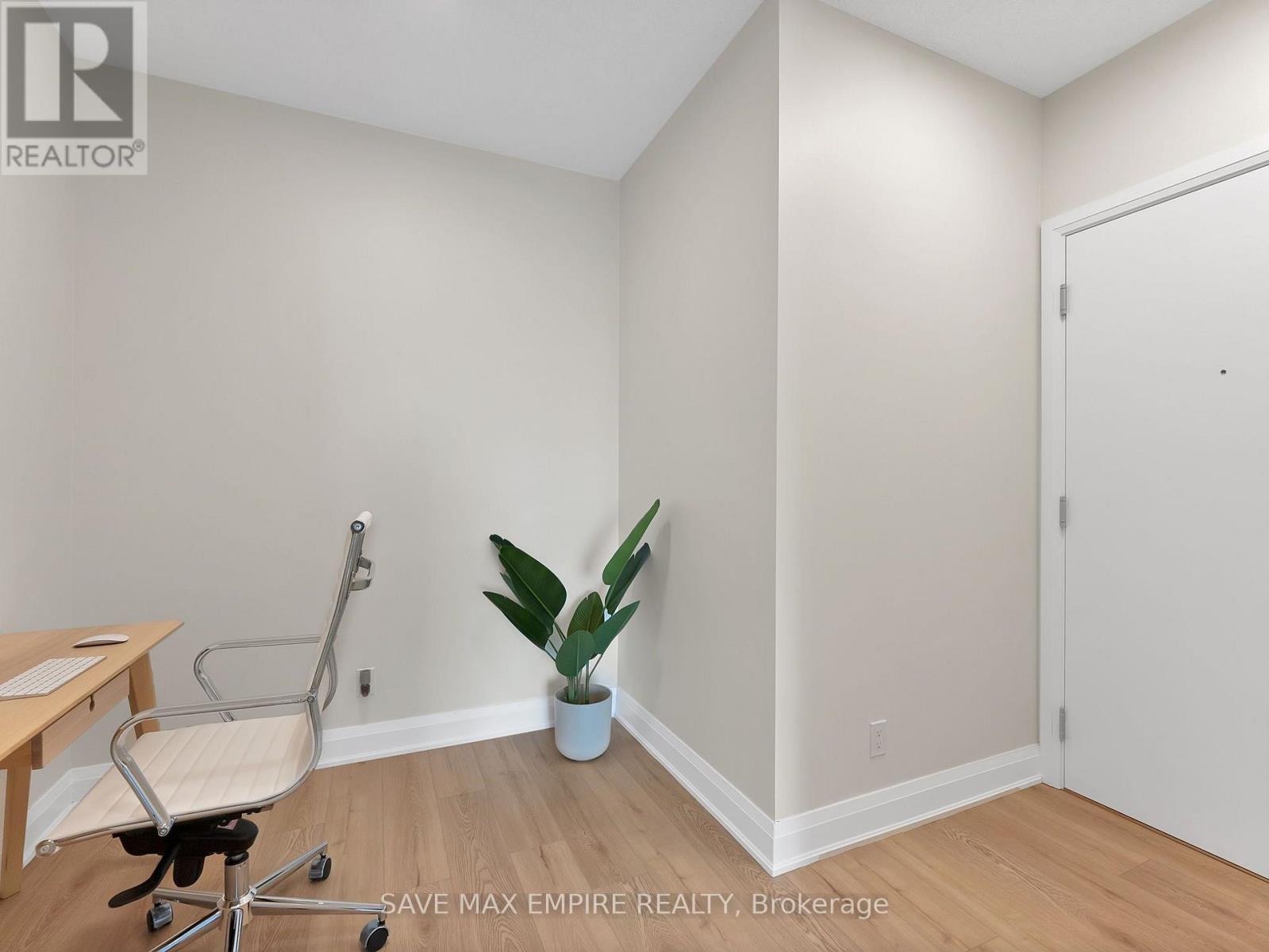 #1607 56 ANNIE CRAIG DRIVE - Image 4