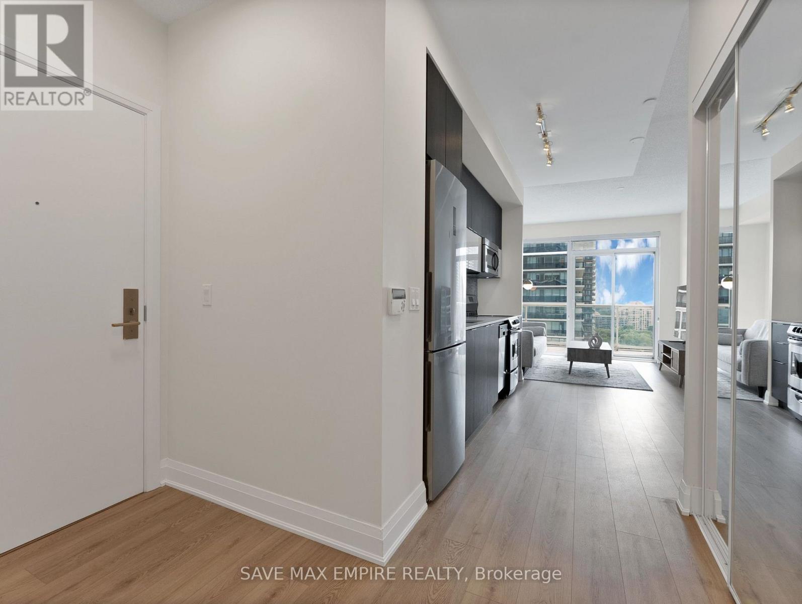 #1607 56 ANNIE CRAIG DRIVE - Image 6