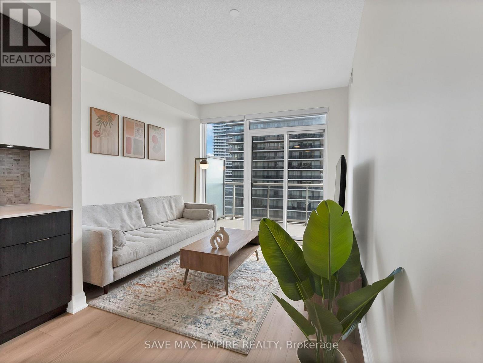 #1607 56 ANNIE CRAIG DRIVE - Image 8