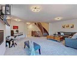 7 Kipling Grove Court, Toronto, ON M9B0C6 Photo 12