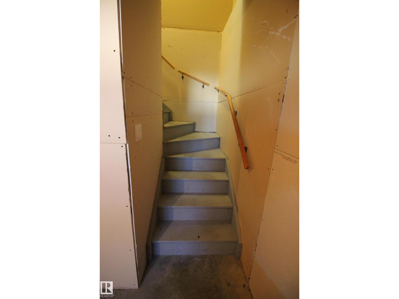 10216 101 ST - 54