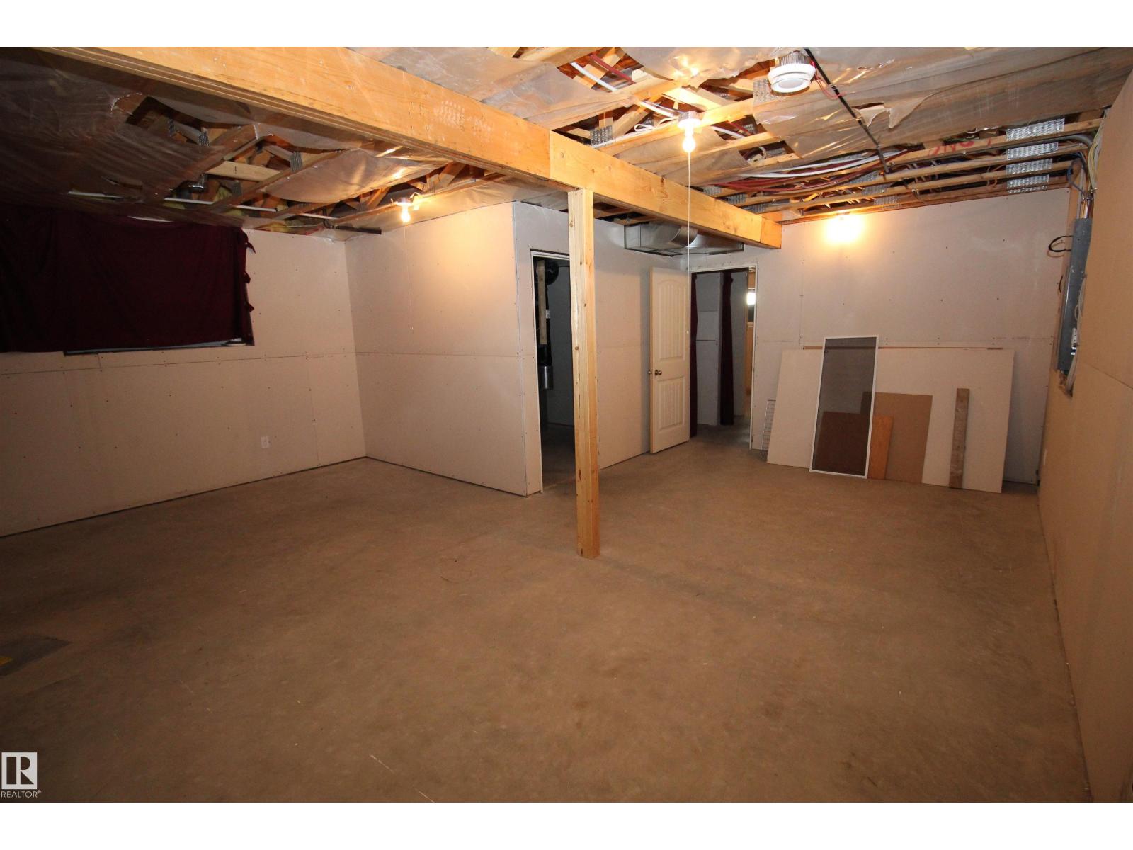 10216 101 ST - 63