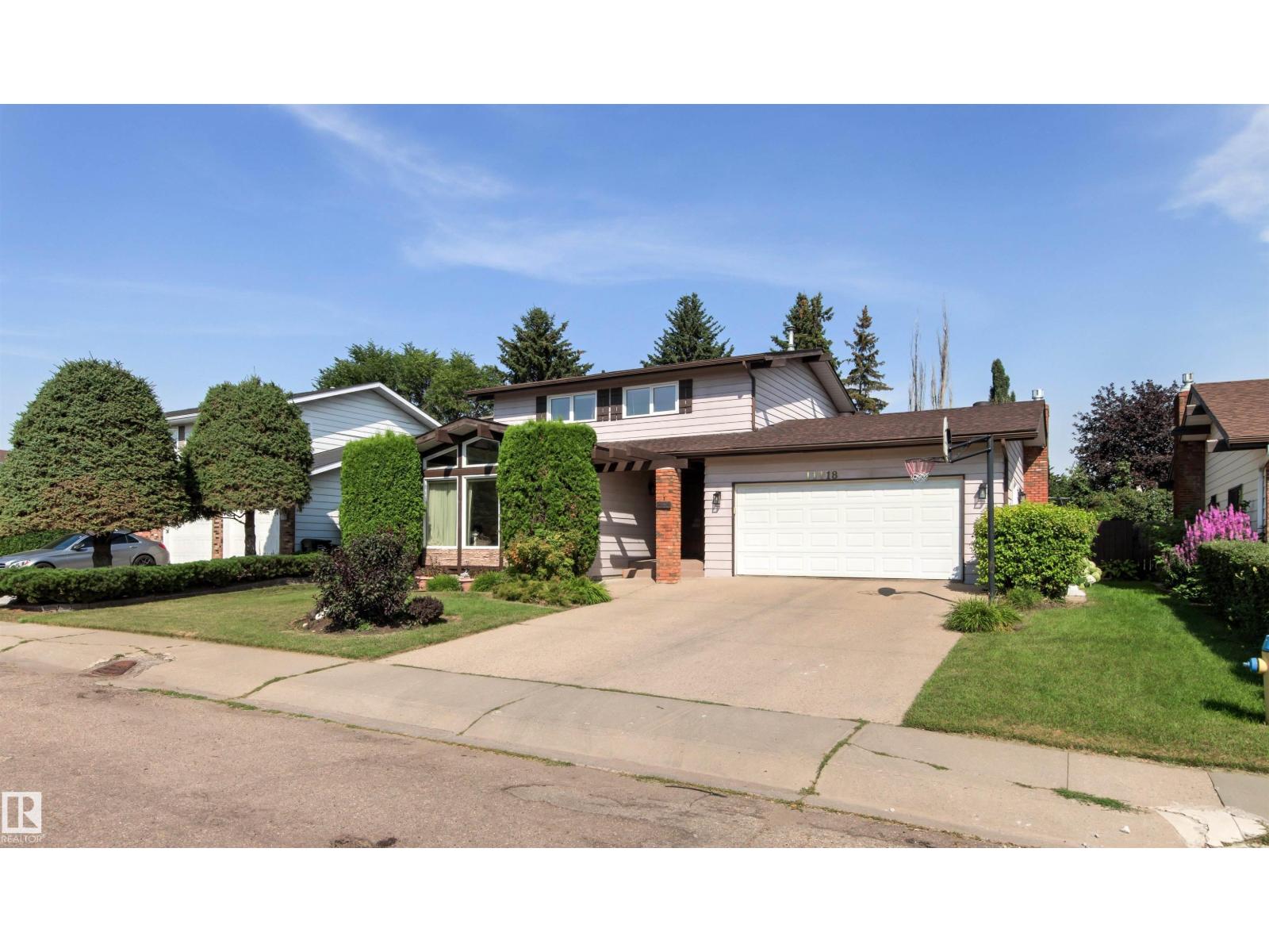 11118 23A AV NW, Edmonton, Alberta, T6J4N9
