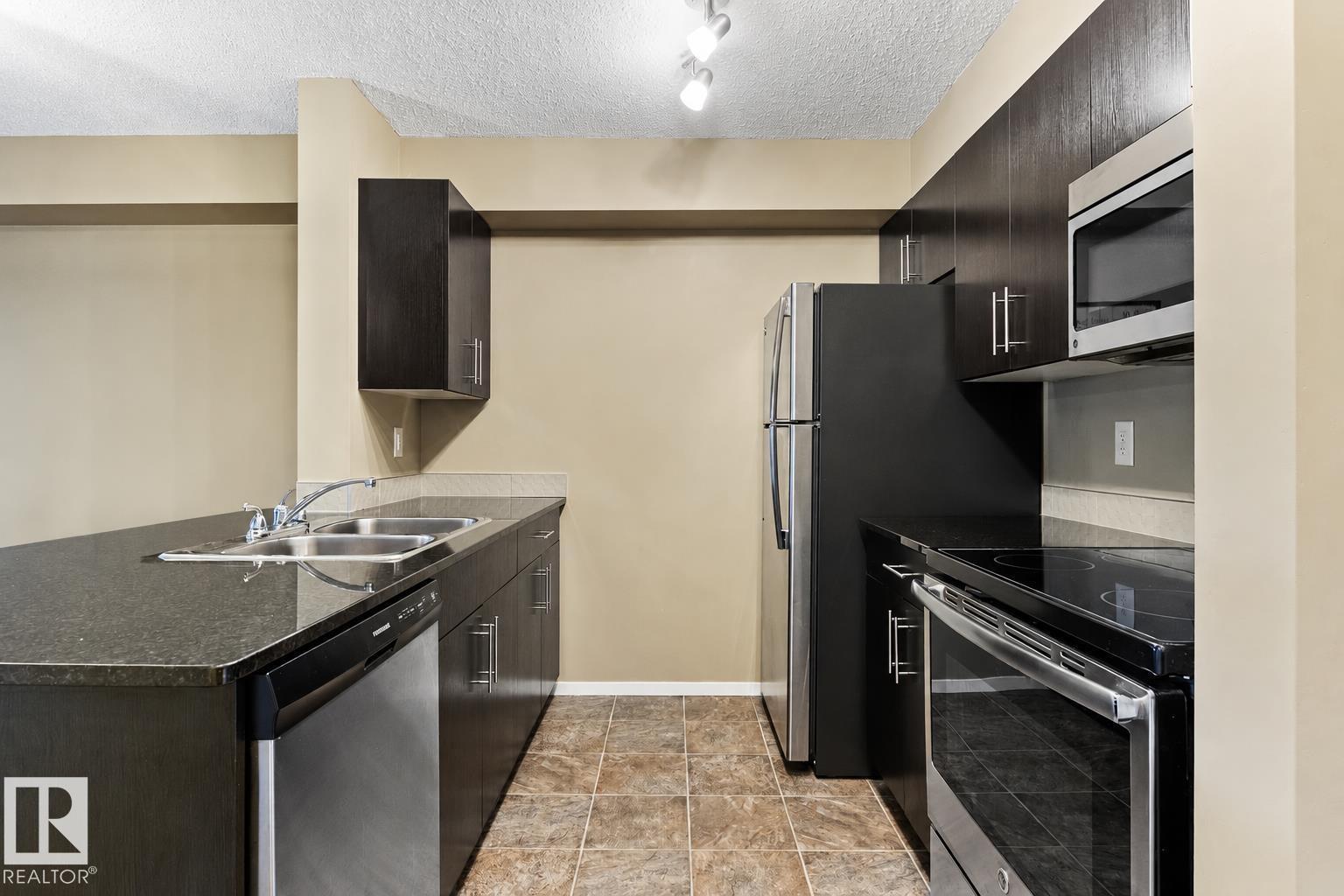 #208 18122 77 ST NW - 7