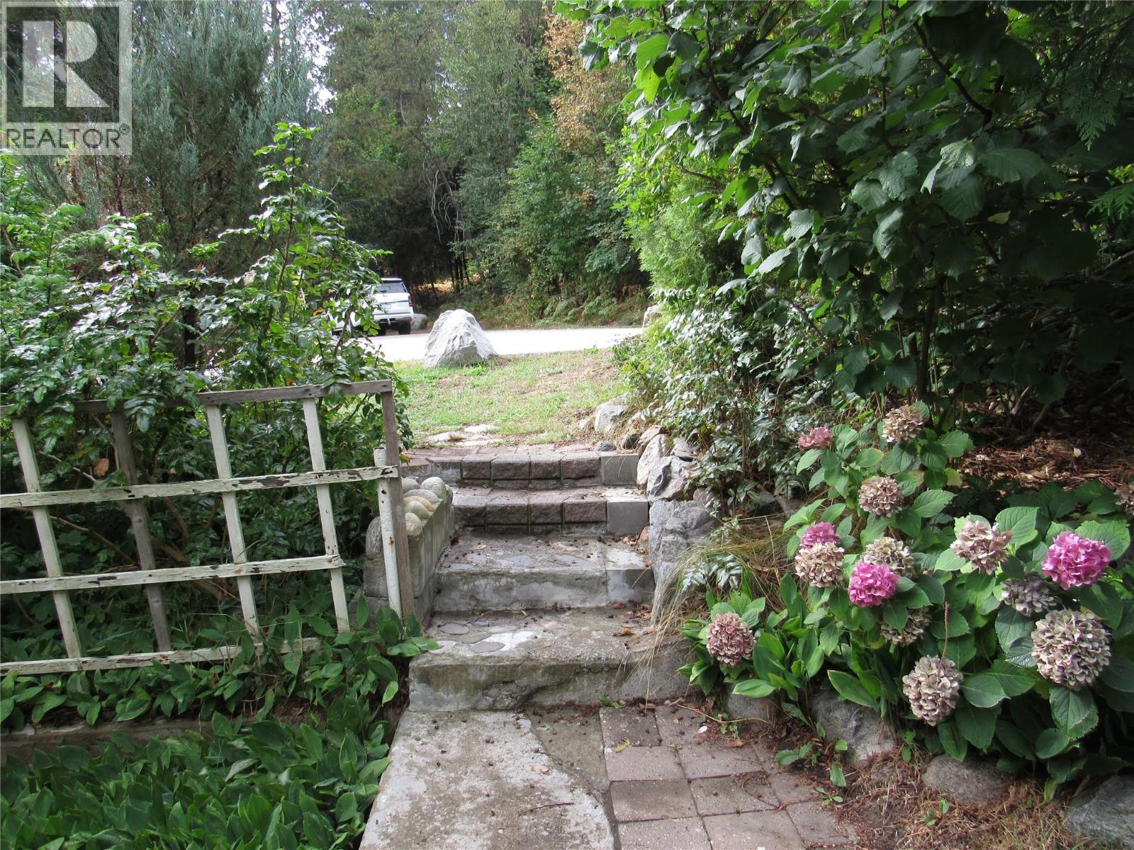873 7th Avenue - Image 27