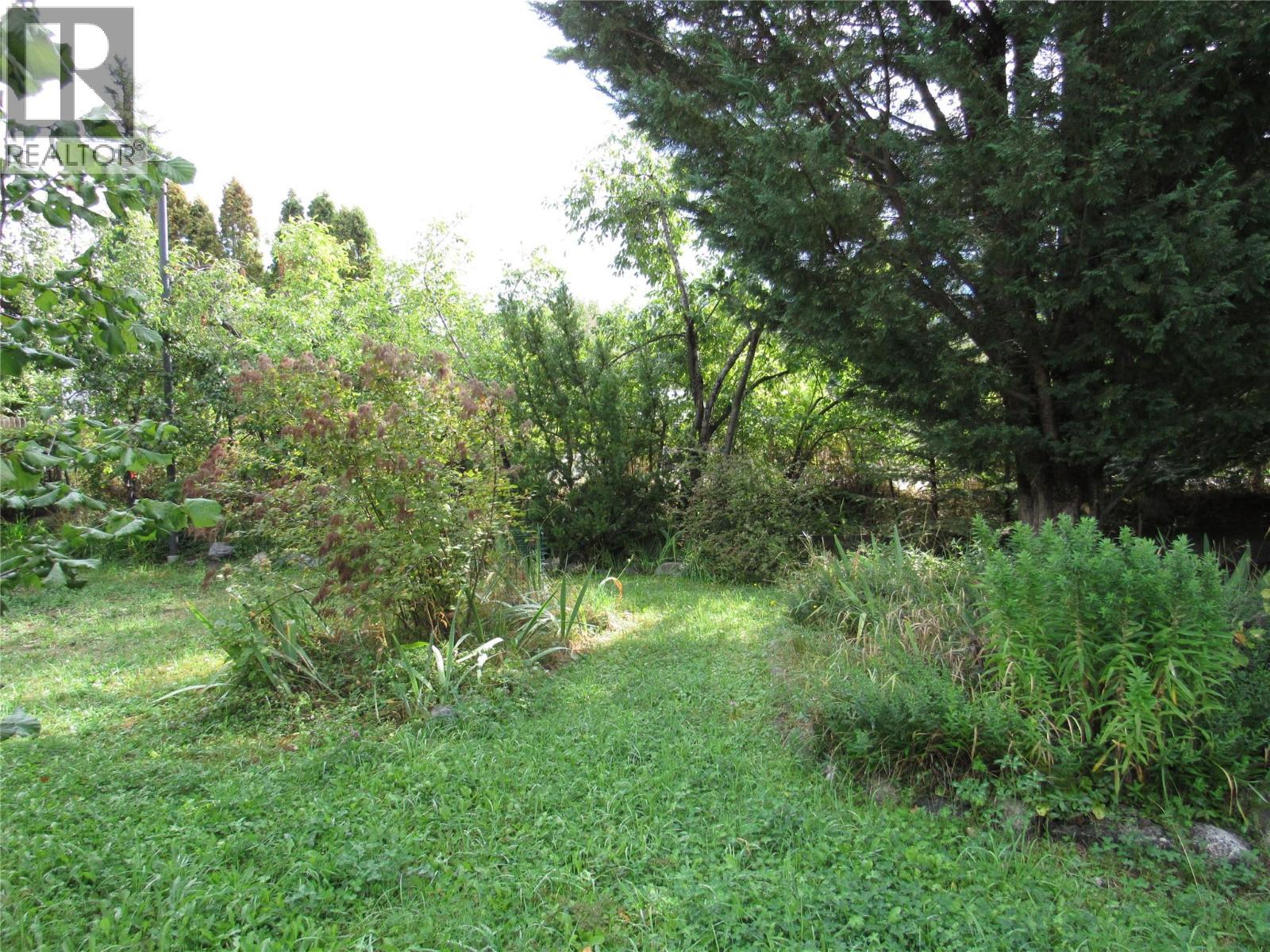 873 7th Avenue - Image 23