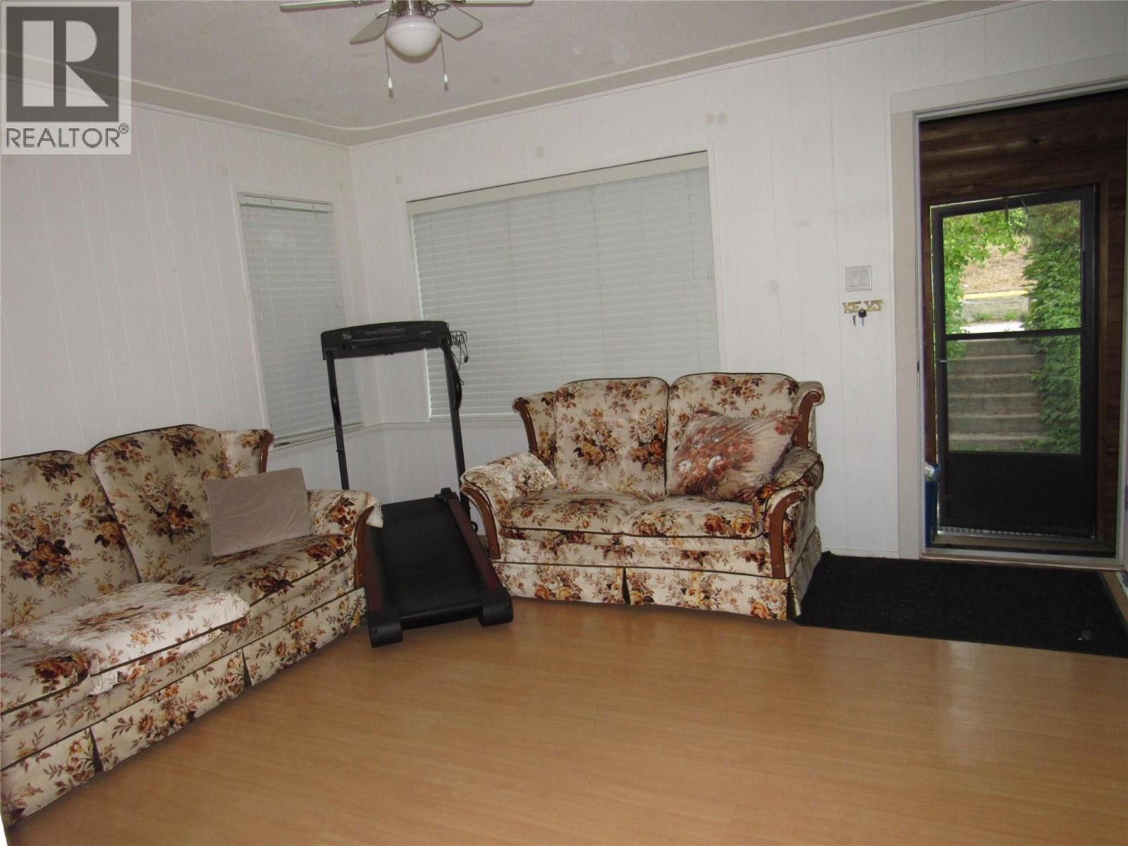873 7th Avenue - 2