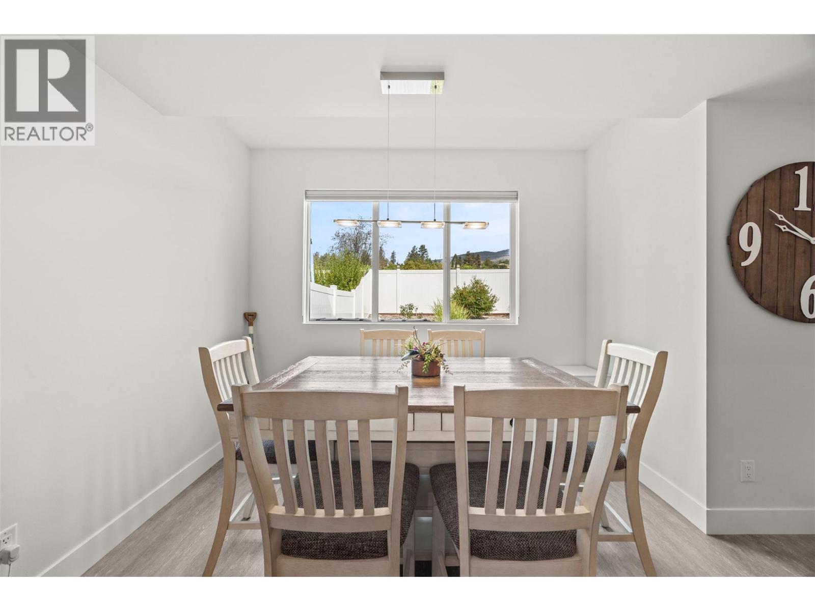 2394 Hawks Boulevard - Image 15