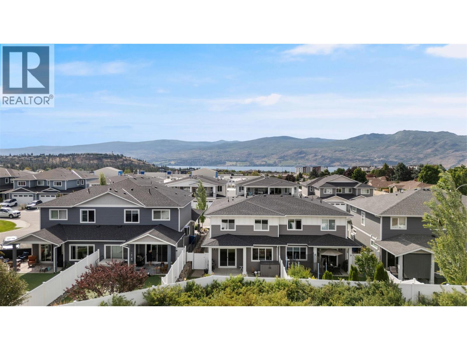 2394 Hawks Boulevard - 34